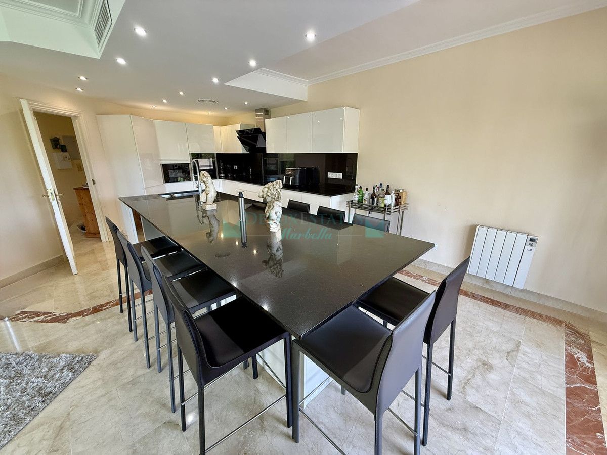 Town House for sale in La Quinta, Benahavis