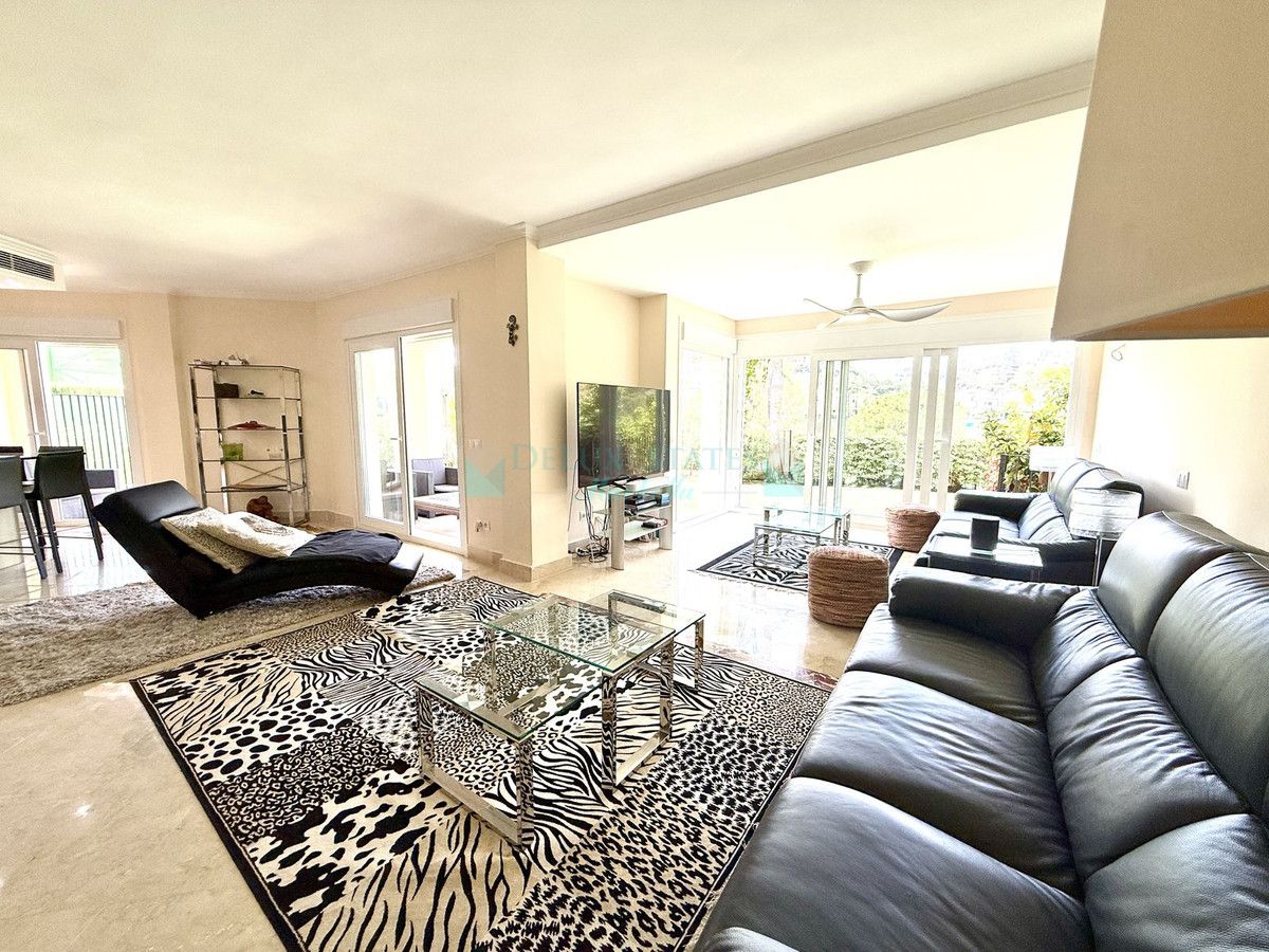 Town House for sale in La Quinta, Benahavis