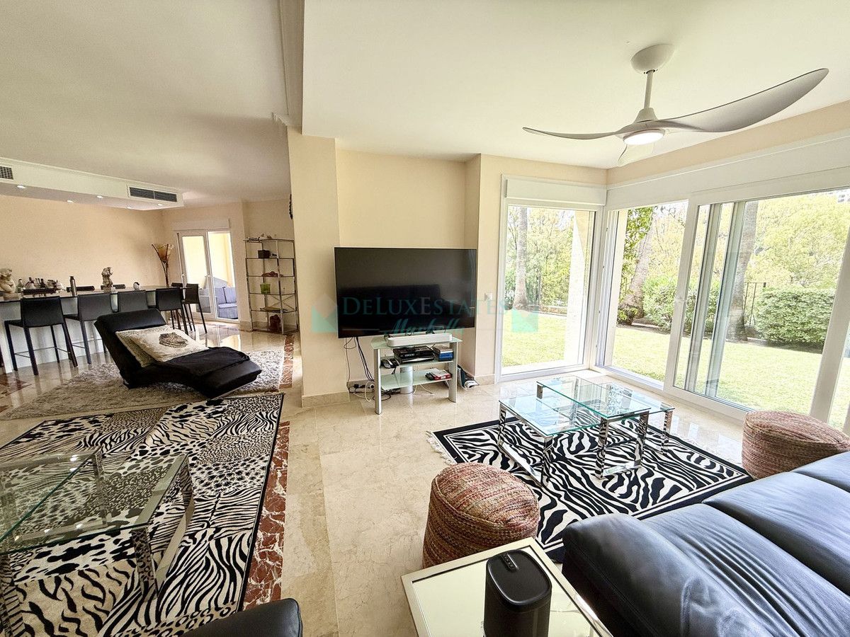 Town House for sale in La Quinta, Benahavis