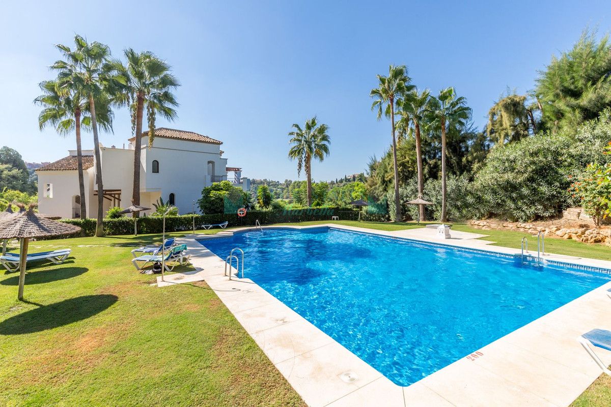 Ground Floor Apartment for sale in Los Arqueros, Benahavis