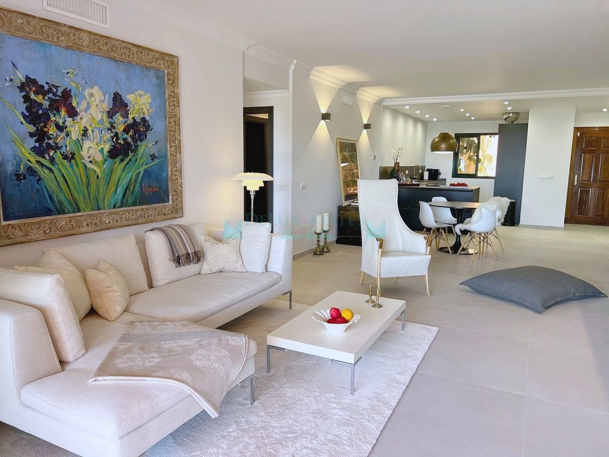 Apartment for sale in Monte Halcones, Benahavis