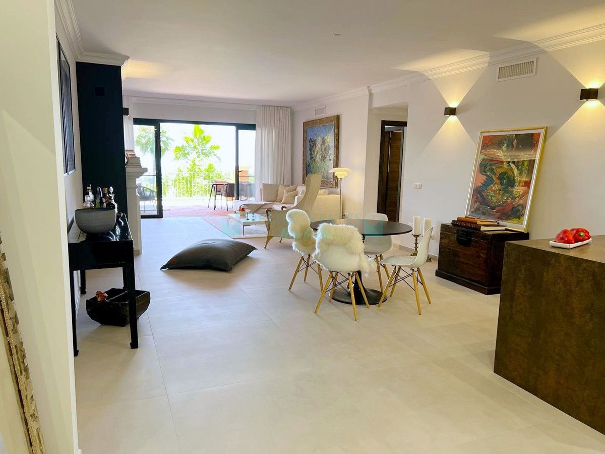 Apartment for sale in Monte Halcones, Benahavis