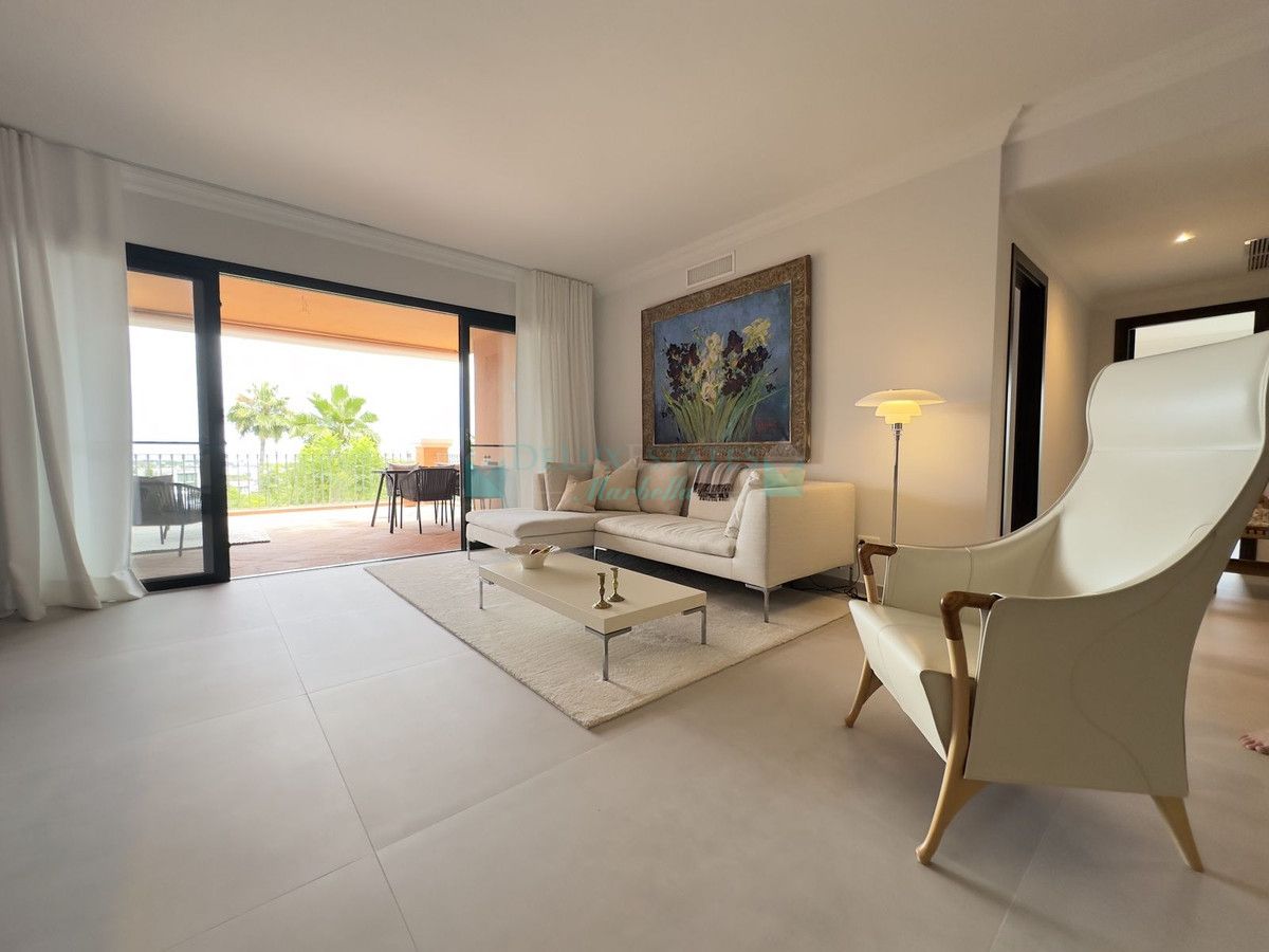 Apartment for sale in Monte Halcones, Benahavis