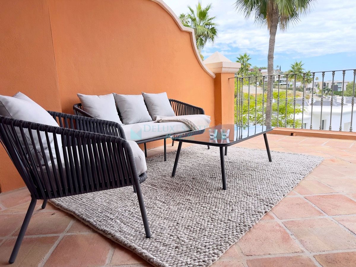 Apartment for sale in Monte Halcones, Benahavis