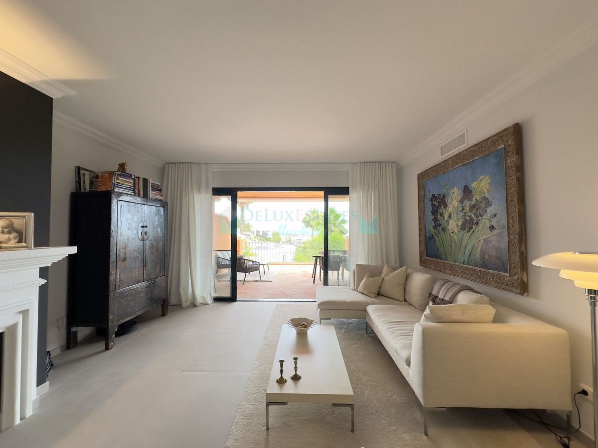 Apartment for sale in Monte Halcones, Benahavis