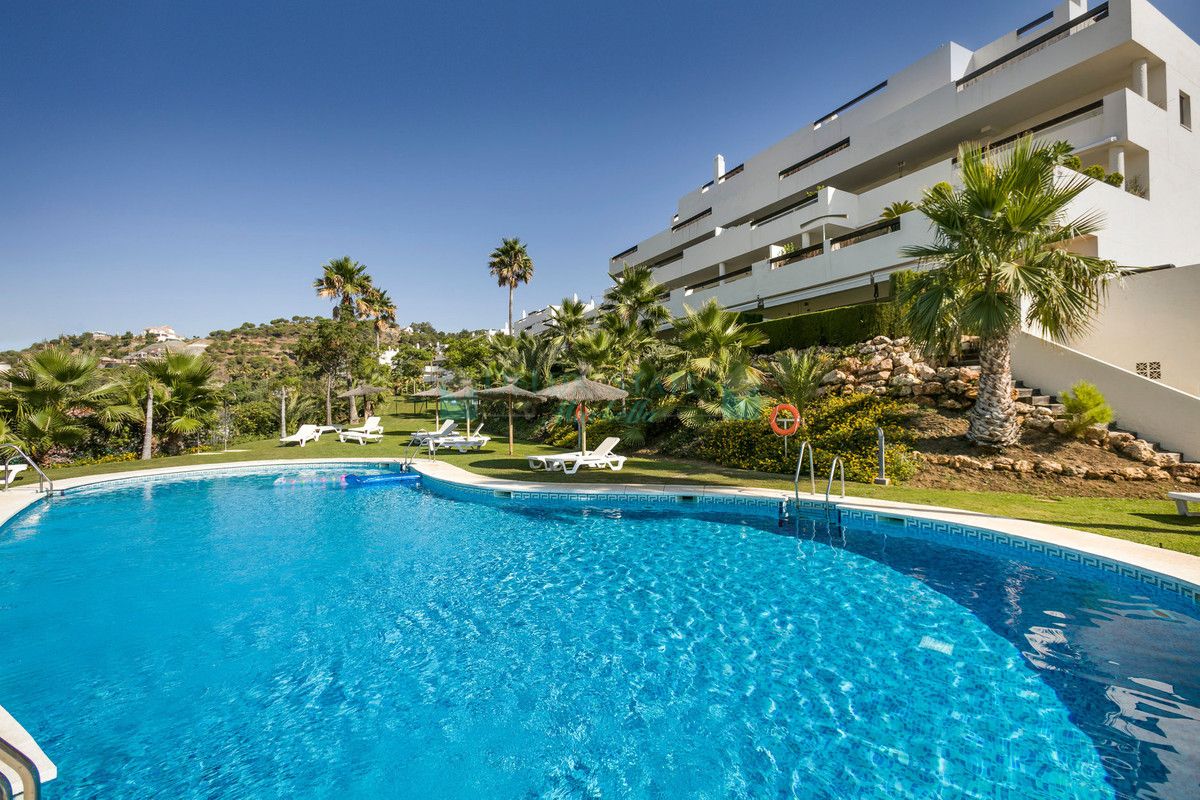 Ground Floor Apartment for sale in Benahavis