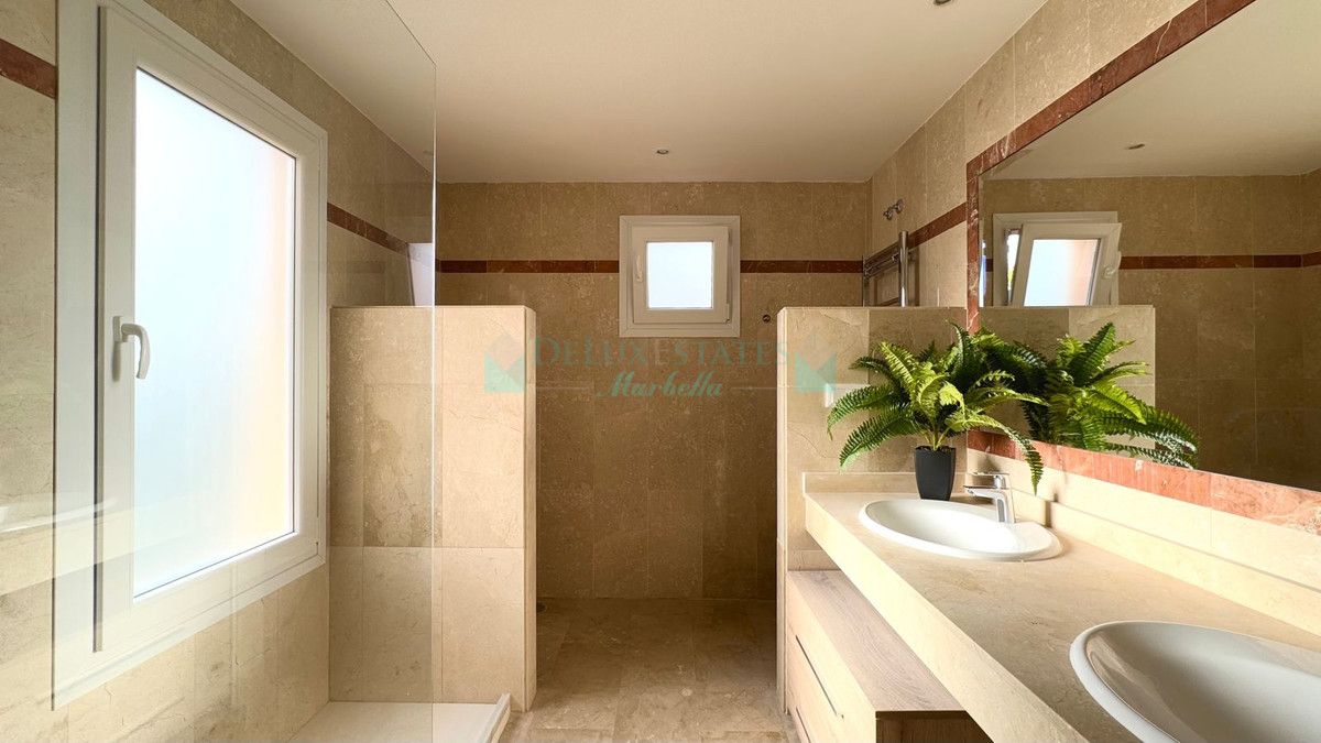 Semi Detached Villa for sale in Nueva Andalucia
