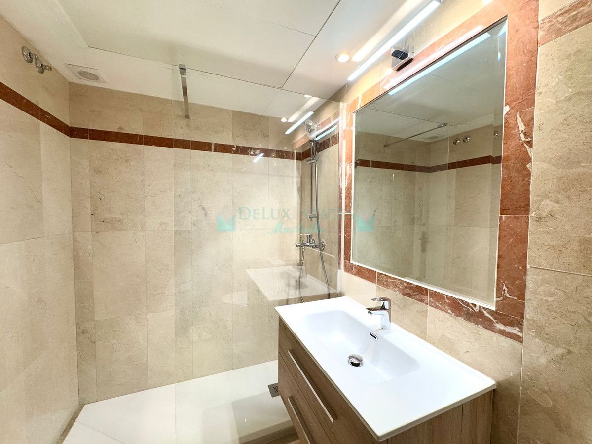 Semi Detached Villa for sale in Nueva Andalucia