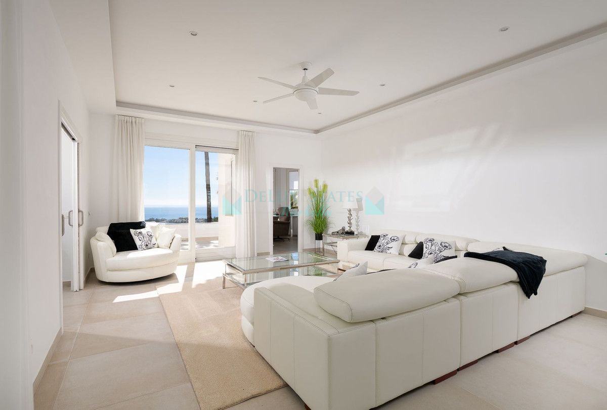 Villa for sale in Hacienda las Chapas, Marbella East