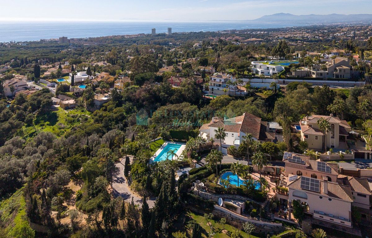 Villa for sale in Hacienda las Chapas, Marbella East