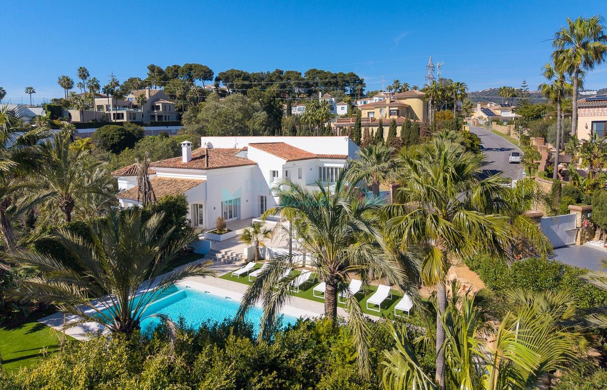 Villa for sale in Hacienda las Chapas, Marbella East