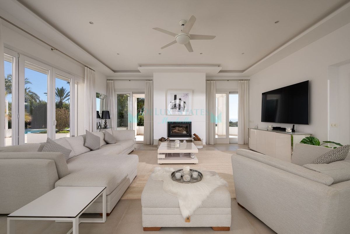 Villa for sale in Hacienda las Chapas, Marbella East