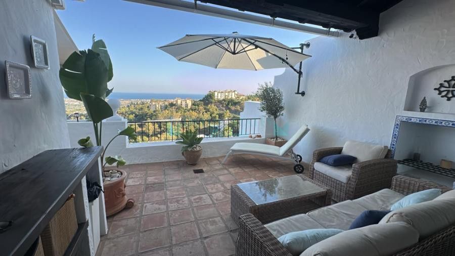 Apartment for rent in Benahavis