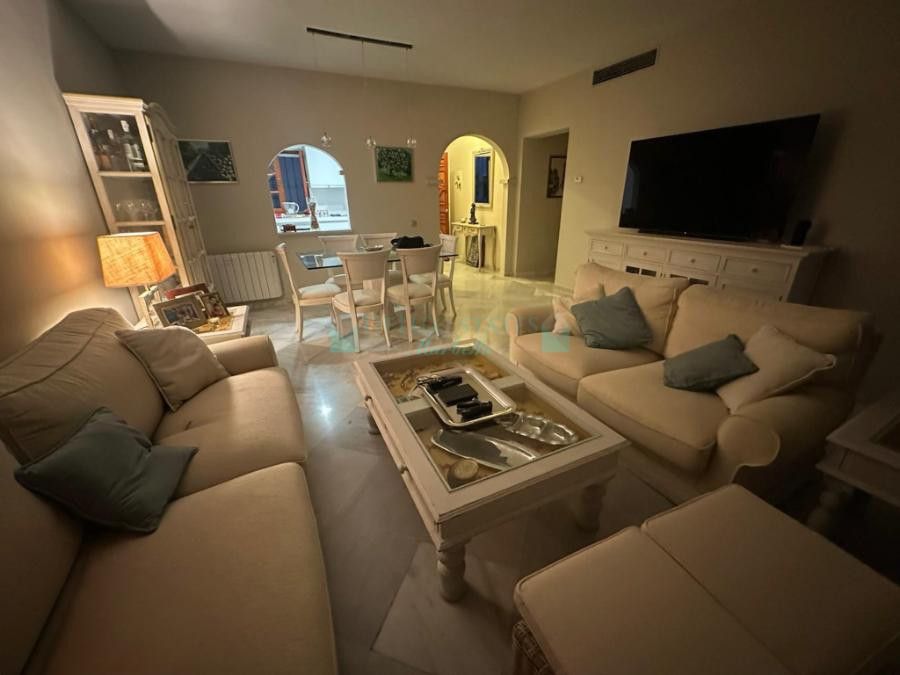 Apartment for rent in Benahavis