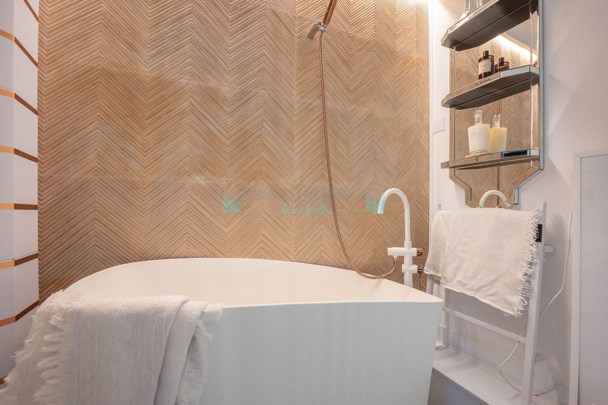 Penthouse for sale in Estepona