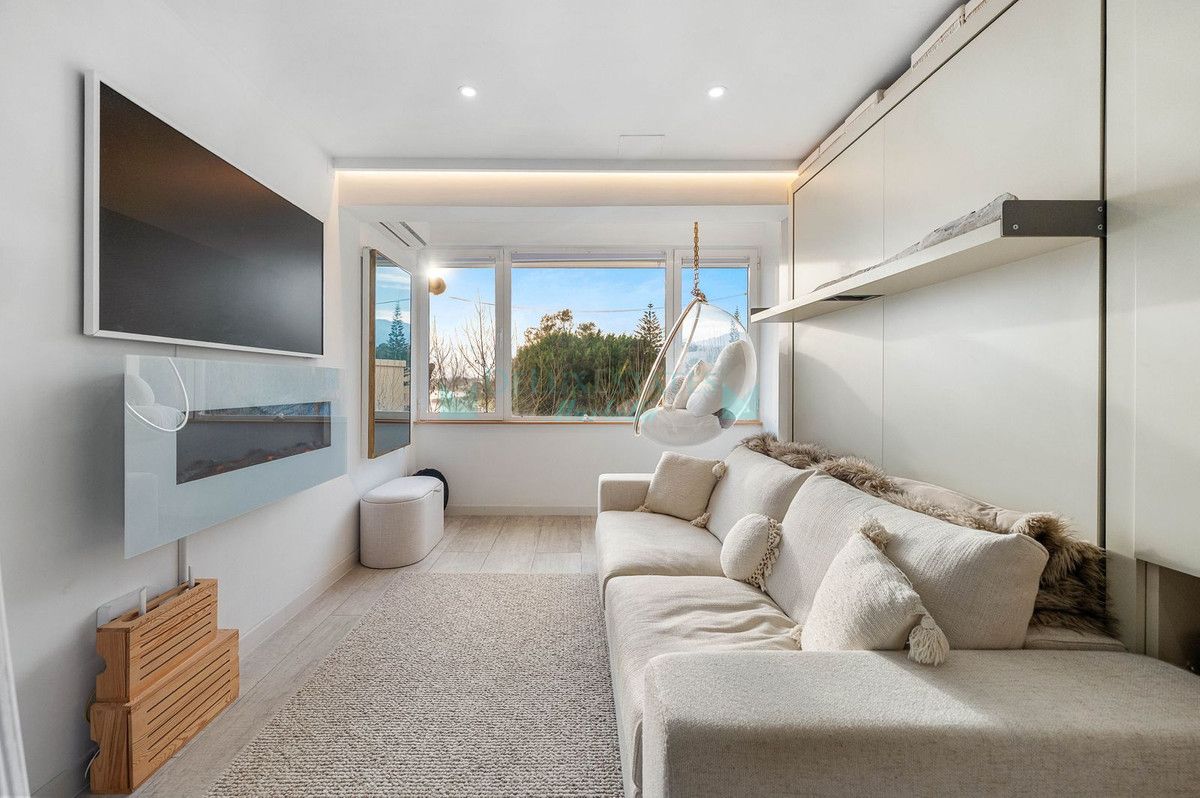 Penthouse for sale in Estepona