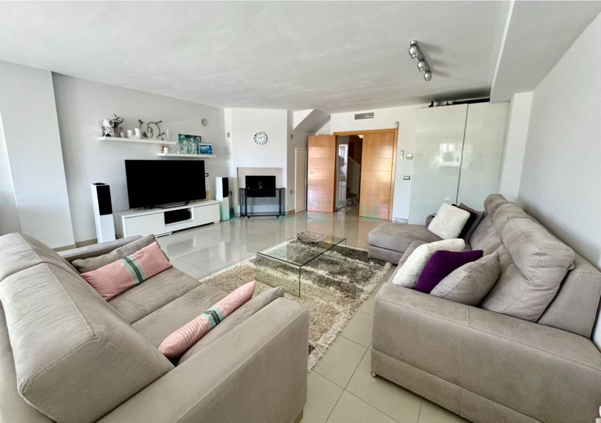 Town House for rent in New Golden Mile, Estepona