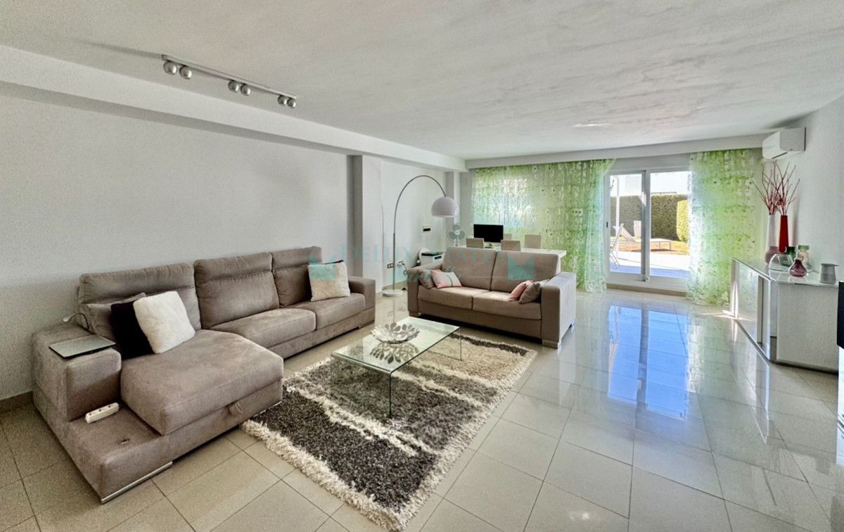 Town House for rent in New Golden Mile, Estepona