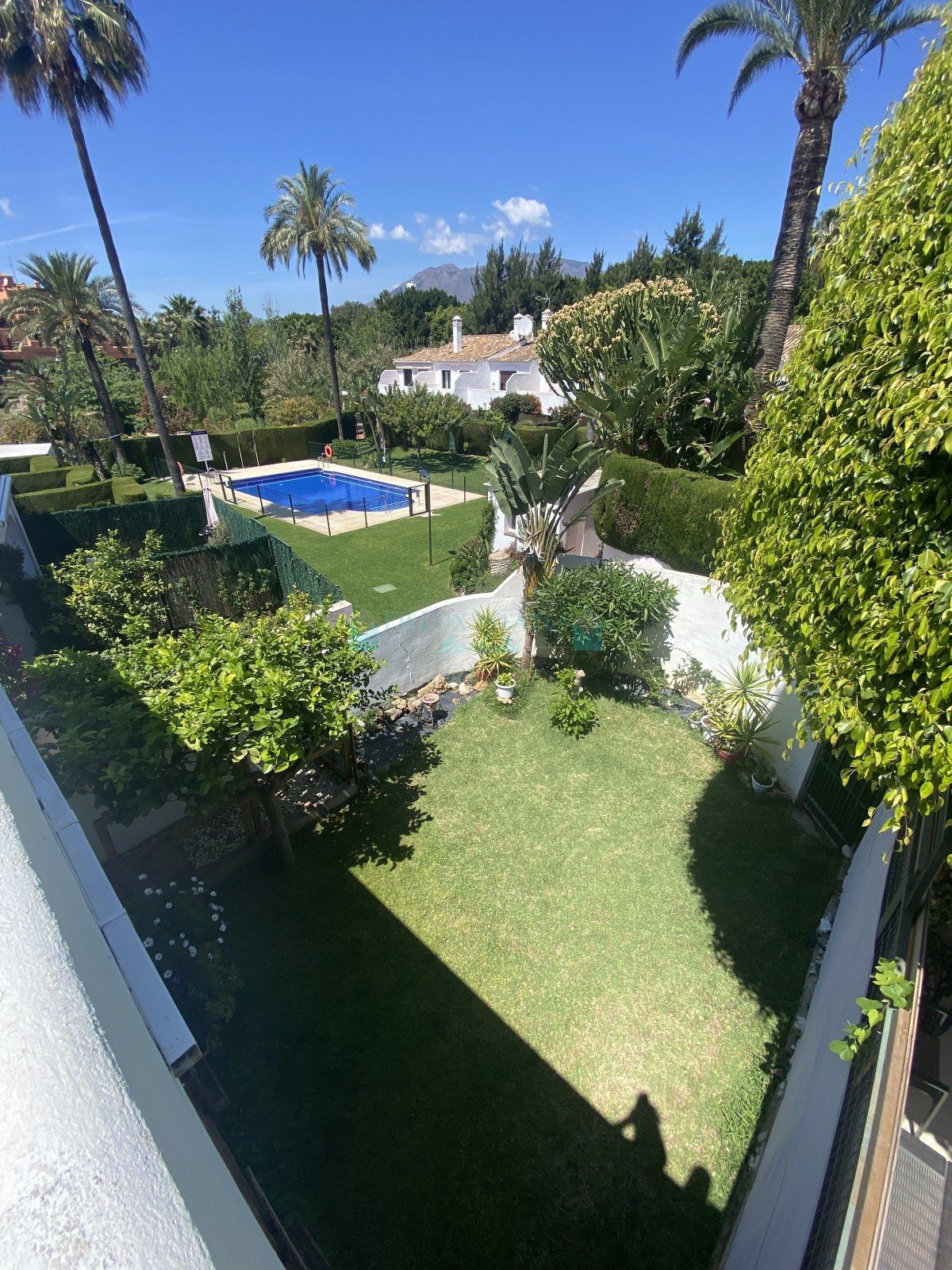 Villa Pareada en venta en Estepona