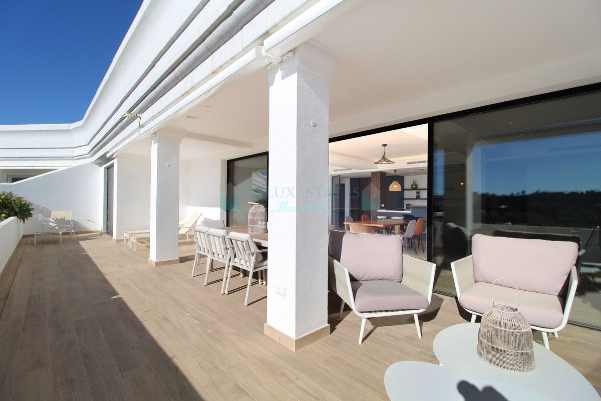 Penthouse for sale in Las Brisas, Nueva Andalucia