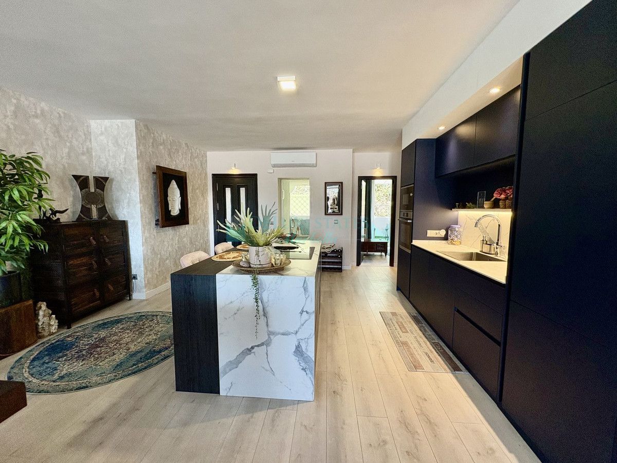 Apartment for sale in La Quinta, Benahavis