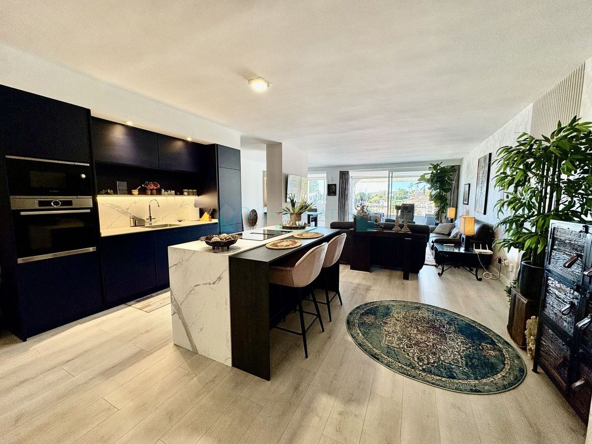 Apartment for sale in La Quinta, Benahavis