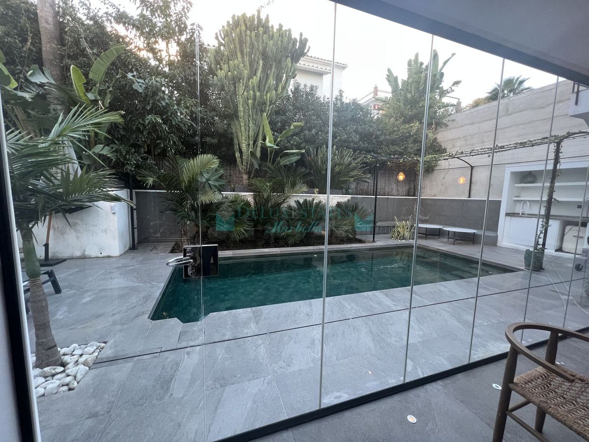 Villa en alquiler en Nueva Andalucia
