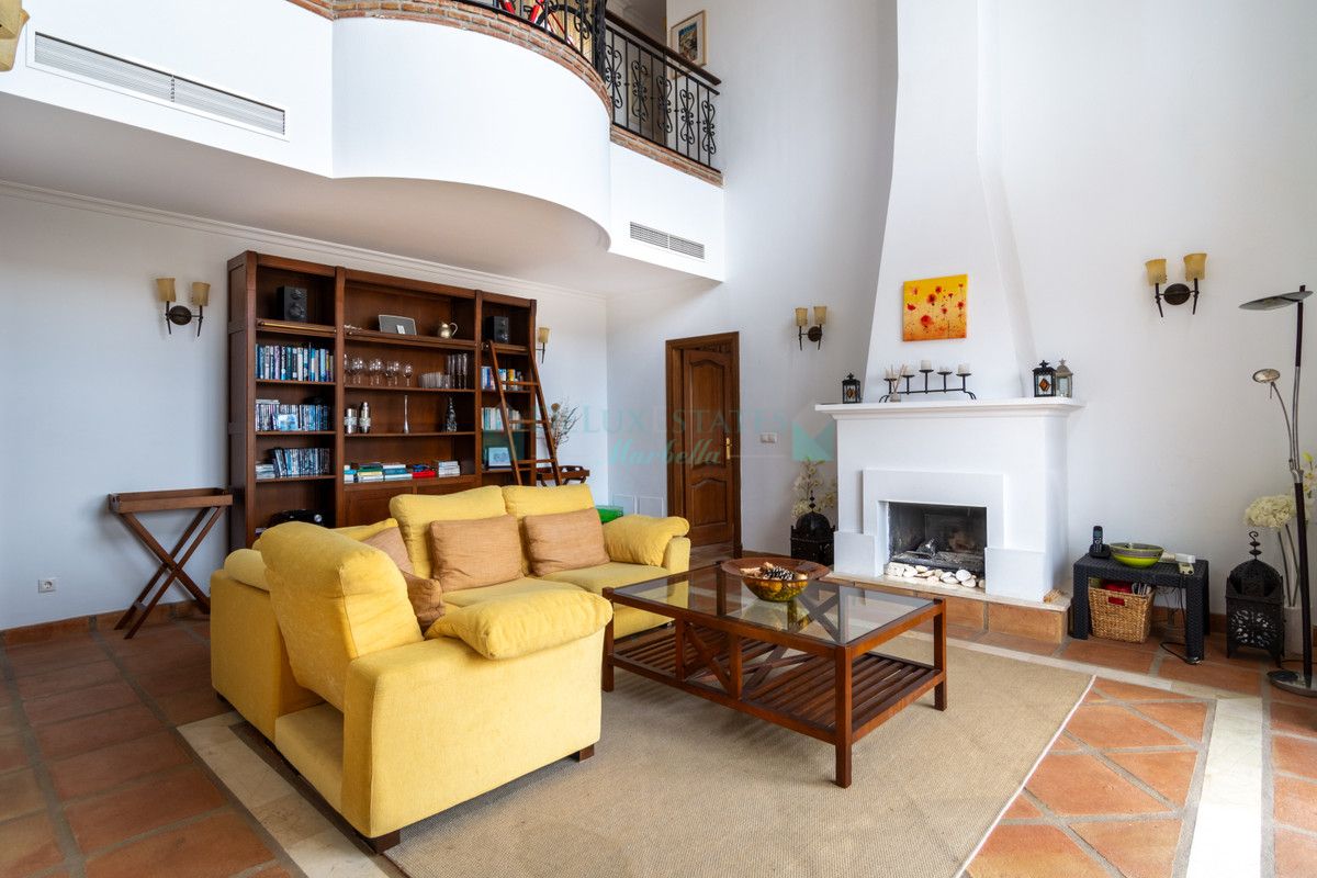 Town House for sale in Istan