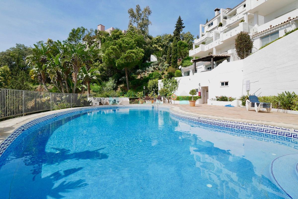 Ático en venta en La Mairena, Marbella Este