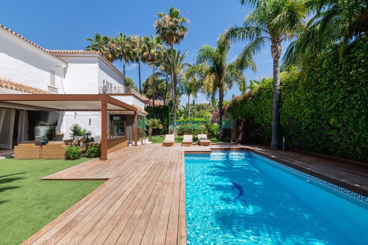 Villa for sale in Marbella - Puerto Banus