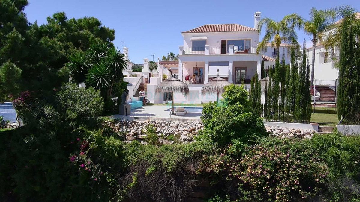 Villa en venta en New Golden Mile, Estepona