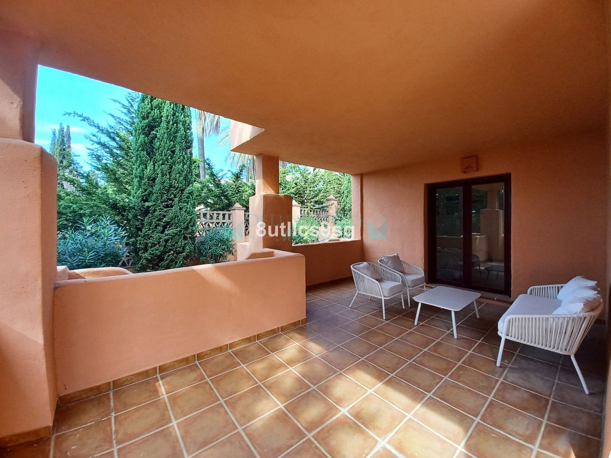 Penthouse for sale in Benahavis