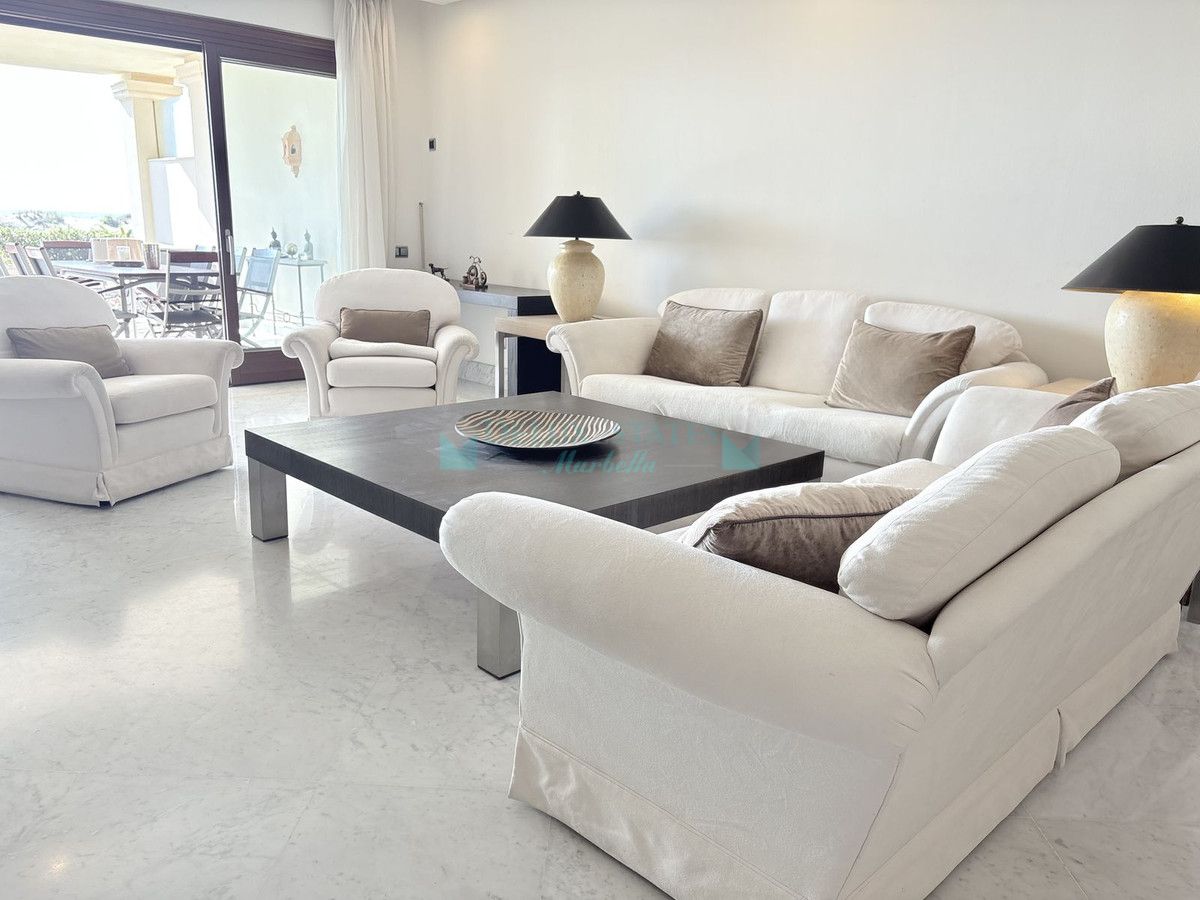 Ground Floor Apartment for sale in Los Monteros, Marbella East