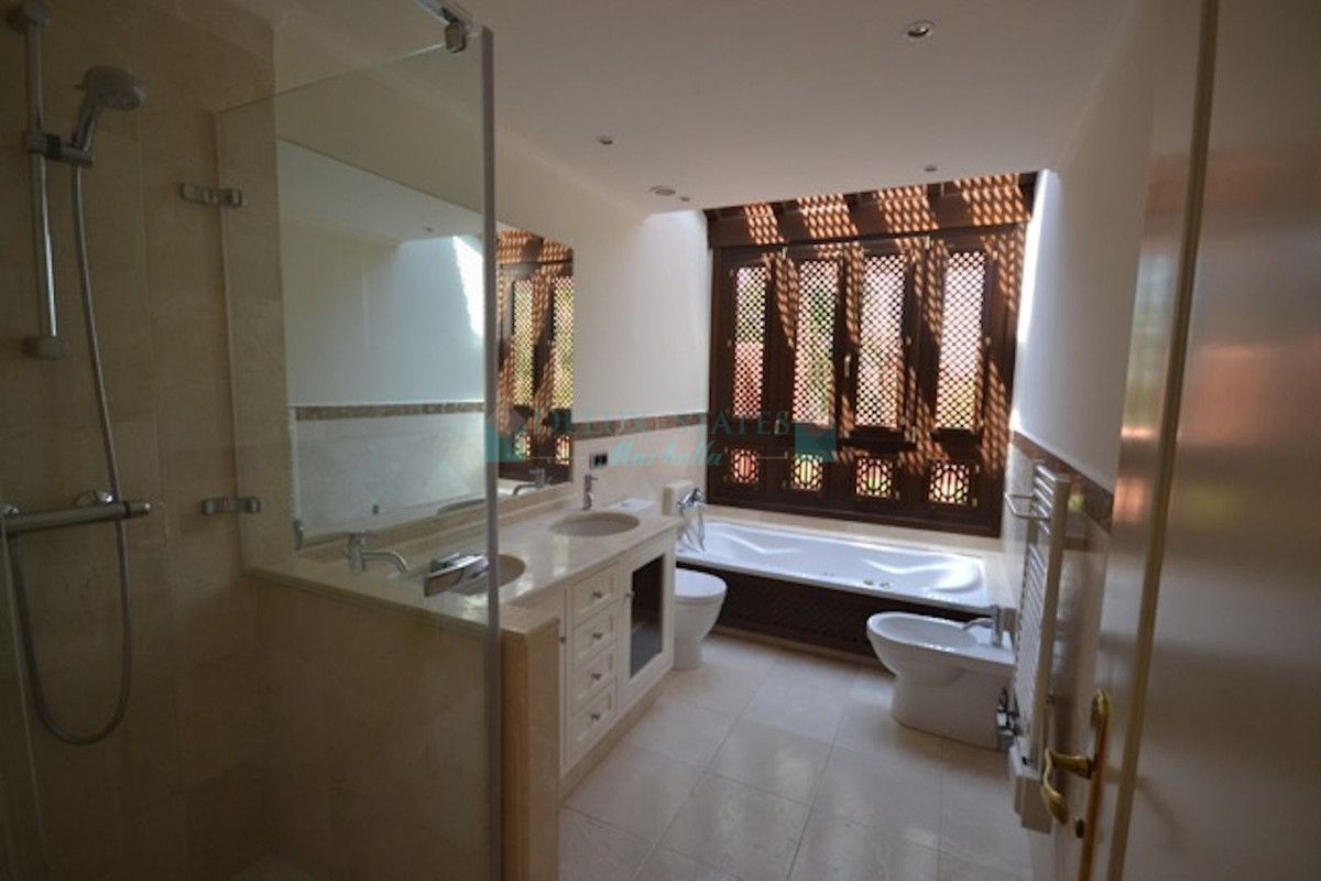 Town House for sale in Marbella Golden Mile