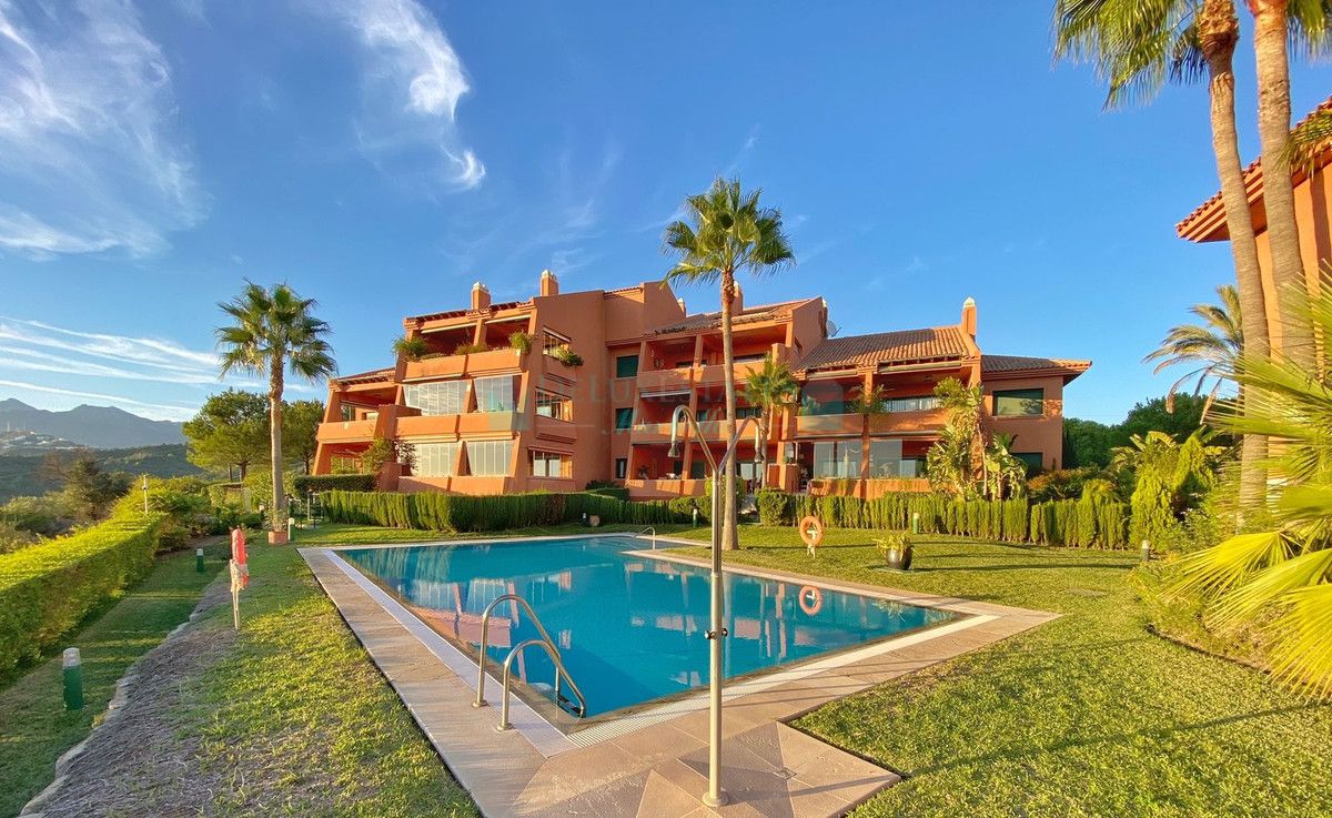 Penthouse for sale in El Rosario, Marbella East