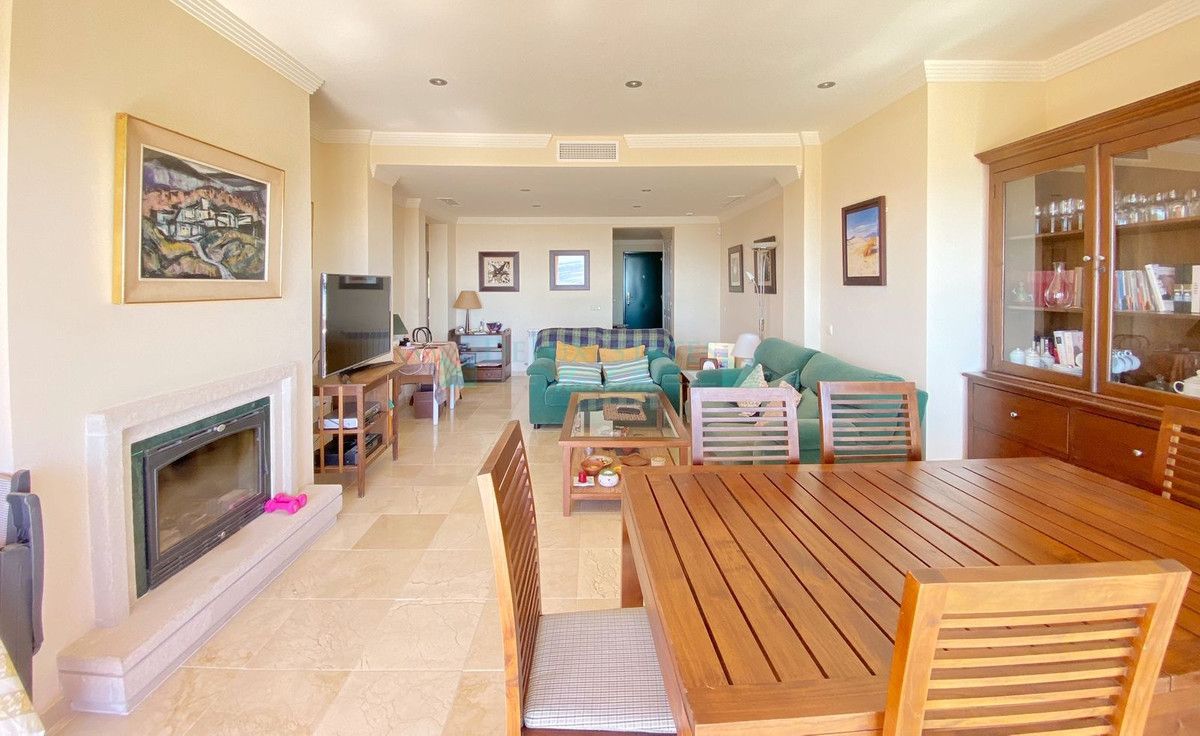 Penthouse for sale in El Rosario, Marbella East