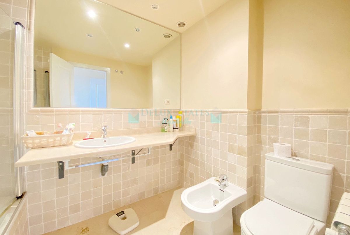 Penthouse for sale in El Rosario, Marbella East