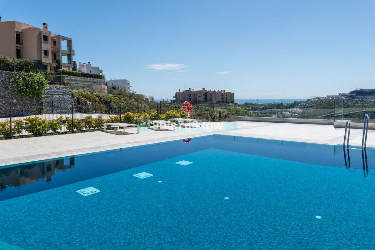 Apartamento Planta Baja en venta en La Quinta, Benahavis