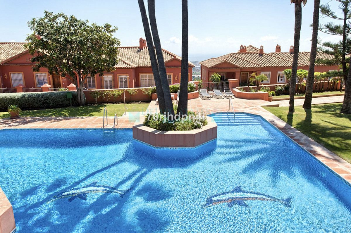 Penthouse for sale in Benahavis