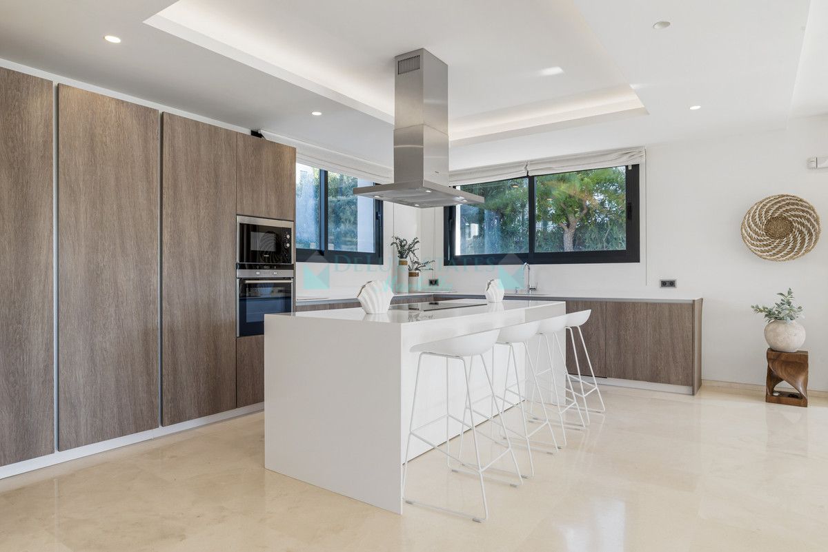 Villa for rent in Nueva Andalucia