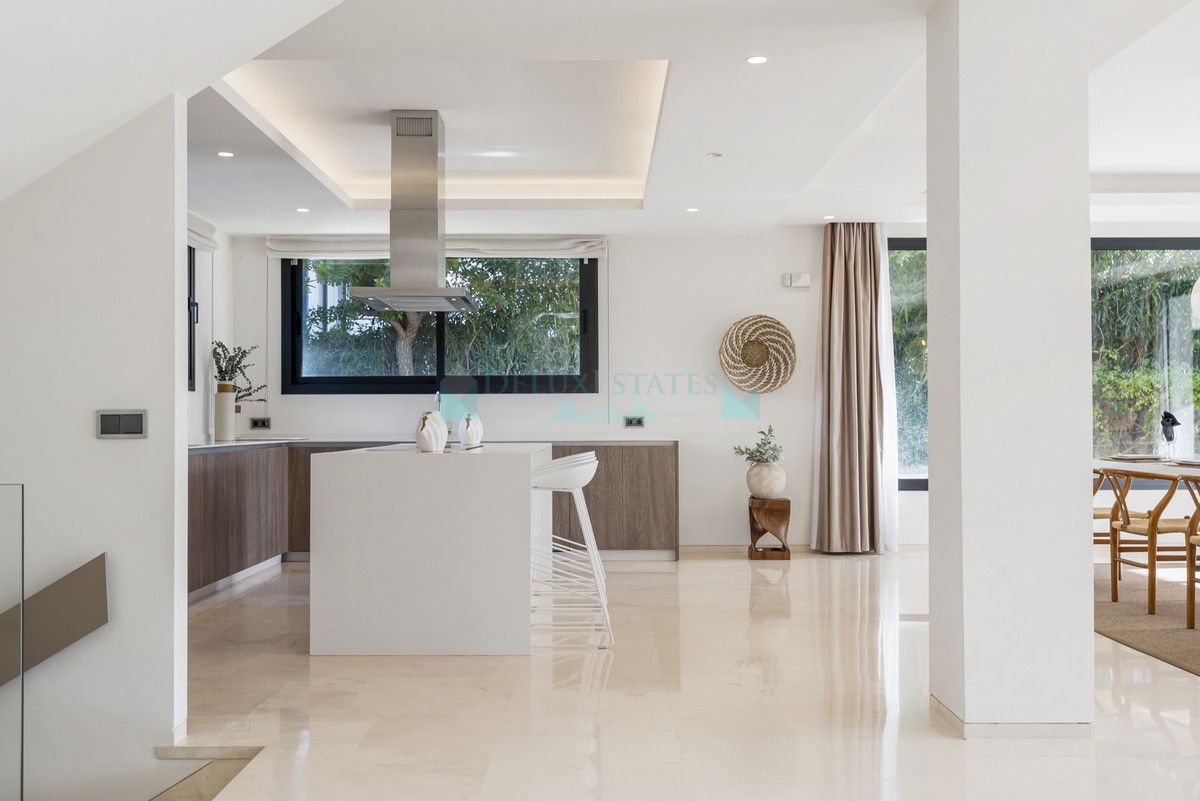 Villa for rent in Nueva Andalucia