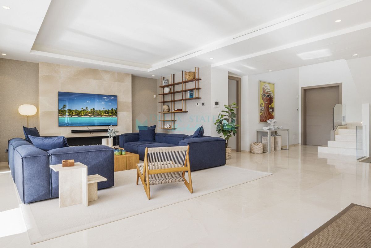 Villa for rent in Nueva Andalucia