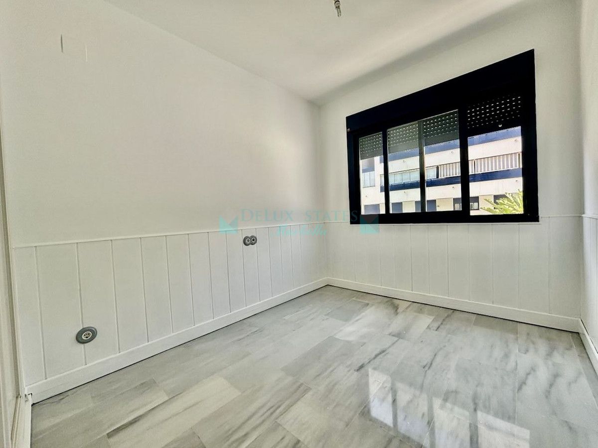 Apartamento en venta en Estepona