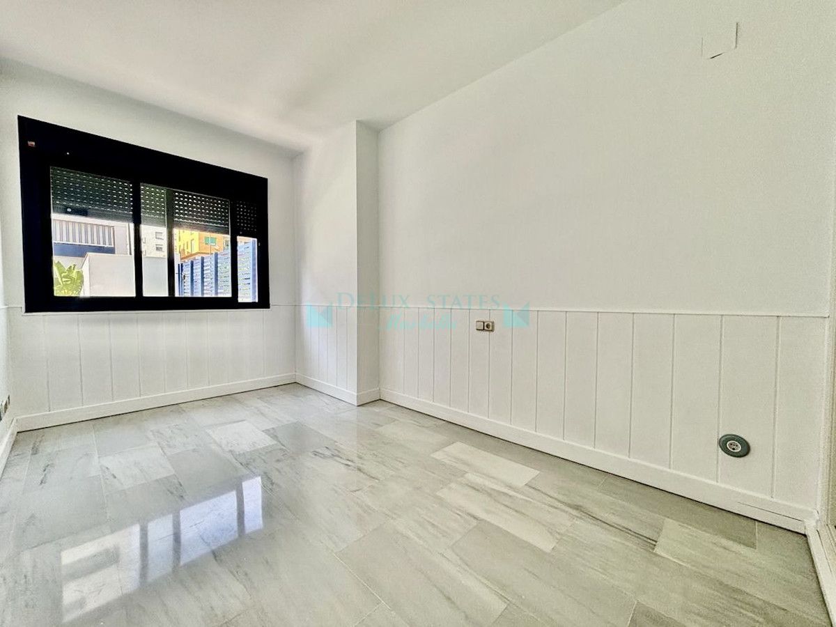 Apartamento en venta en Estepona