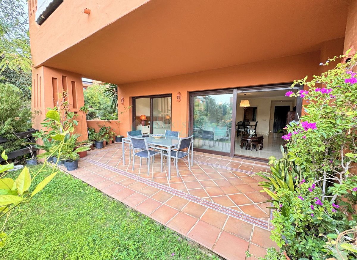 Ground Floor Apartment for sale in Estepona