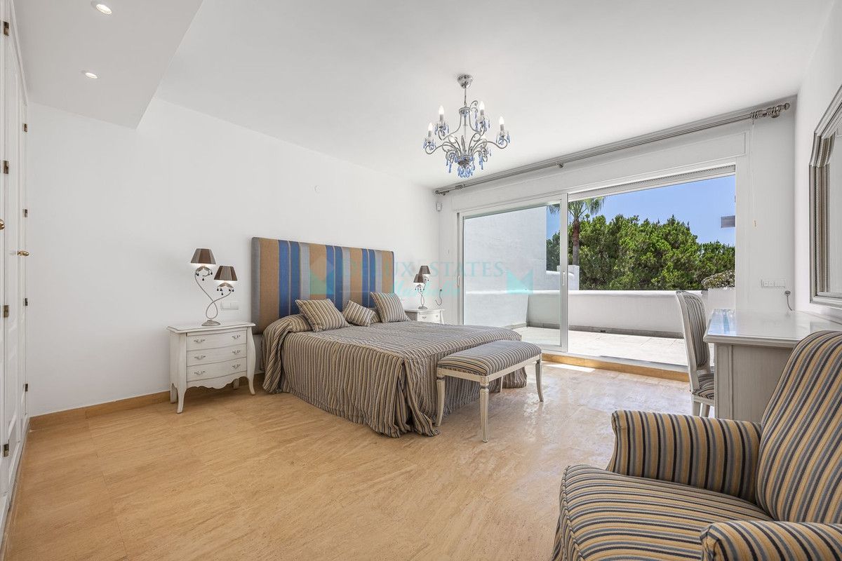 Ático en venta en Rio Real, Marbella Este