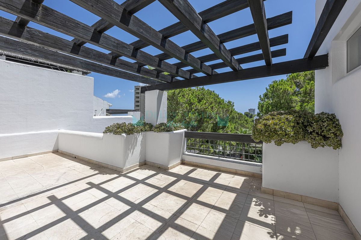 Ático en venta en Rio Real, Marbella Este