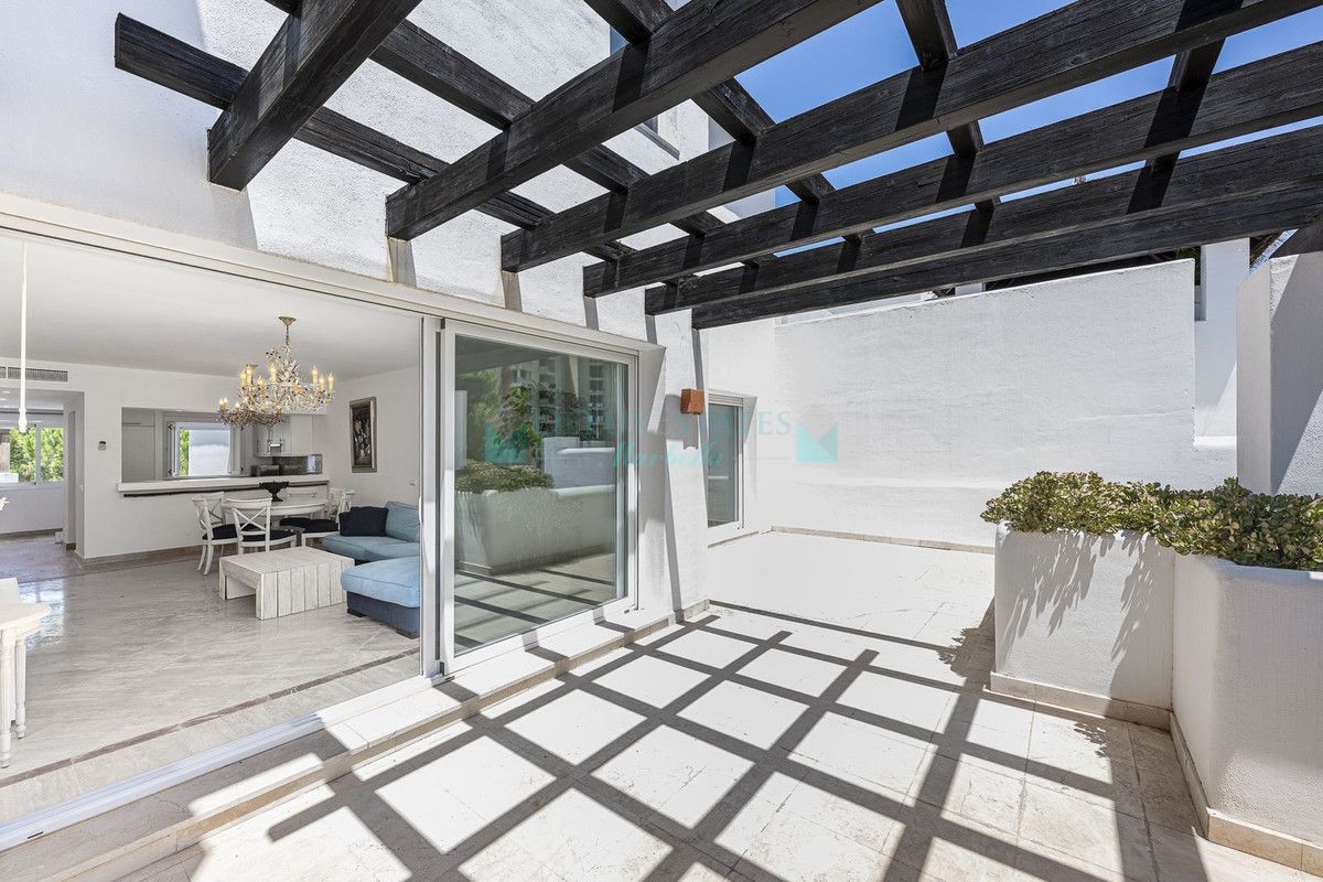 Ático en venta en Rio Real, Marbella Este