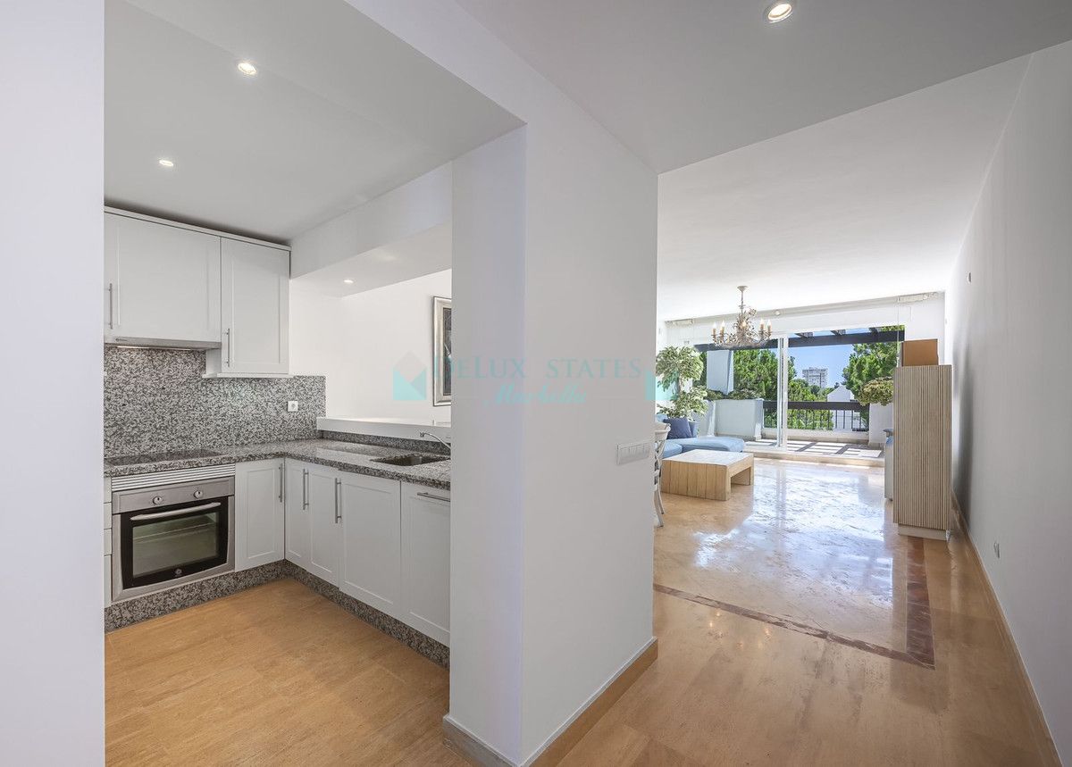 Ático en venta en Rio Real, Marbella Este