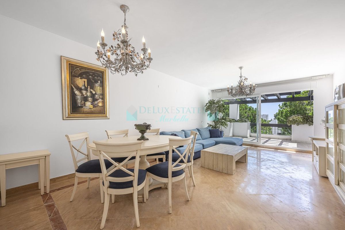 Ático en venta en Rio Real, Marbella Este
